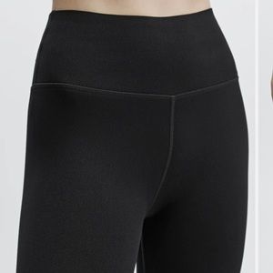 Fabletics high waisted sculptknit classic leggings